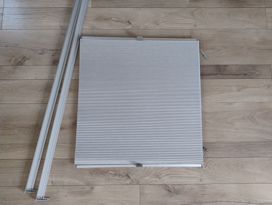 Roleta żaluzja Plisa zaciemniająca 60 x 120 na okno dachowe