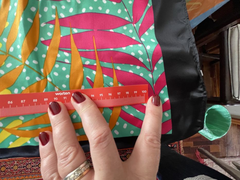 Lenço novo estampado da Pull and Bear