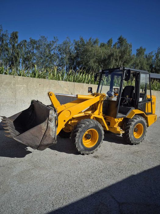 Sprzedam ładowarkę JCB 406