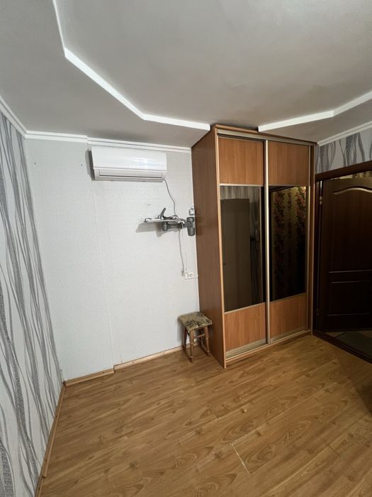 Продаж просторої кімнати в гуртожитку