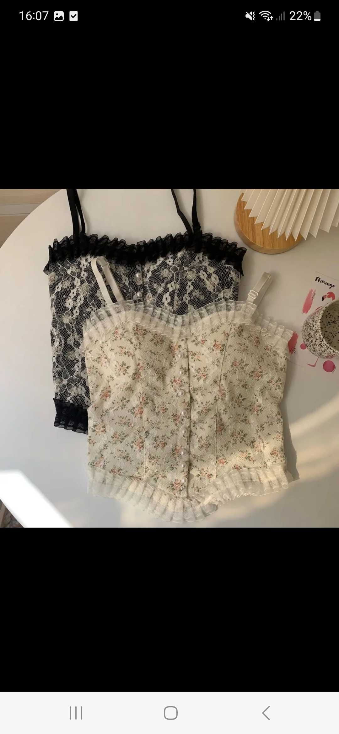 Nowy crop top w kwiaty na ramiączkach gorsetowy 38 m biały