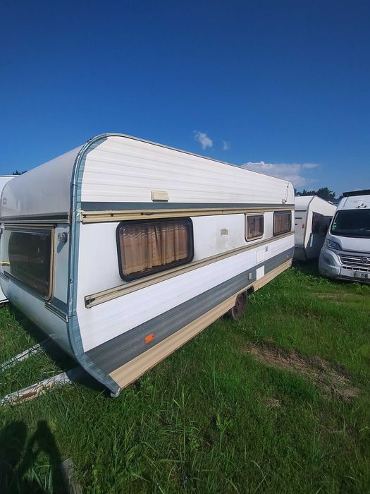 Przyczepa kempingowa hobby 5.5m. Stacjonarna