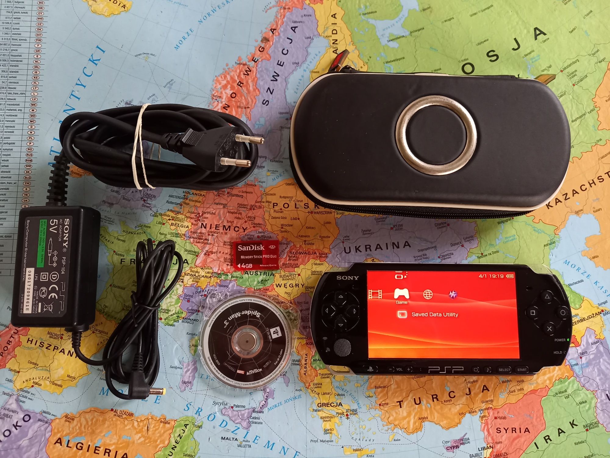 Konsola Sony psp 3004 piano black 4gb 20 gier