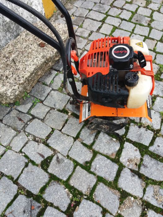 Motoenchada sachadora