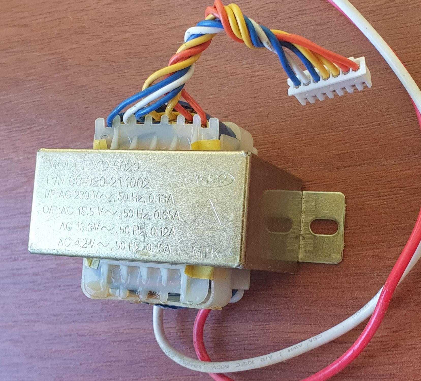 Трансформатор 230V/ 50Hz - 15,5V; 13,3V; 4,2V / 50Hz