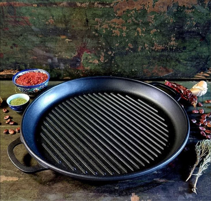 Казан с крышкой сковородой / чавунний казан з кришкою сковородою