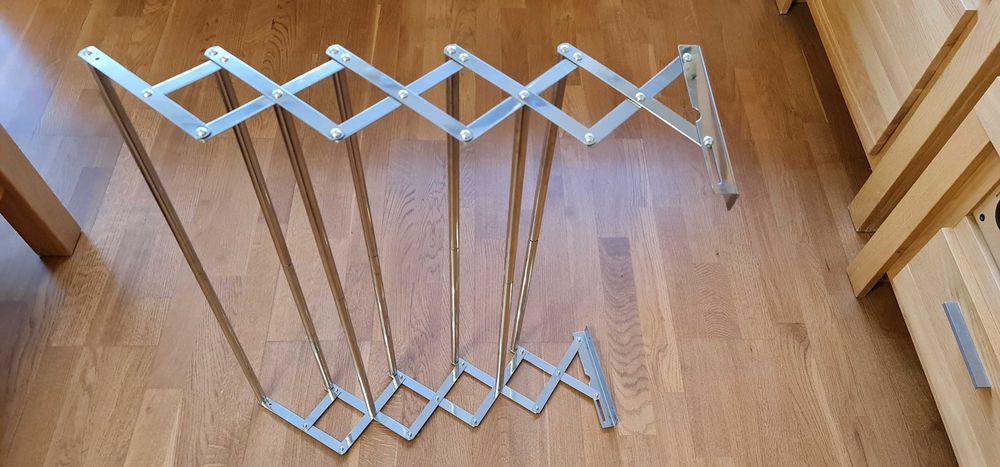 Suszarka do bielizny. Rozsuwana , ze stali nierdzewnej