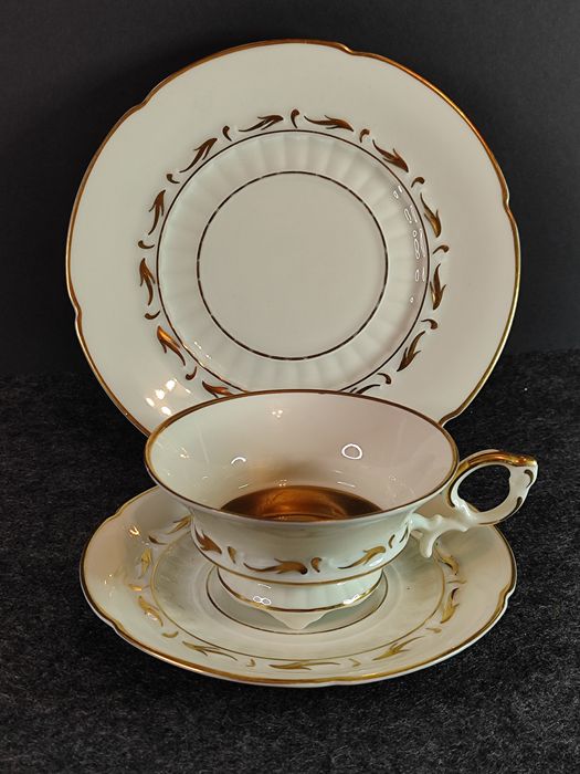Porcelana Bawaria AlkaKunst Koronach TRIO zdobione 22 K zlotem
