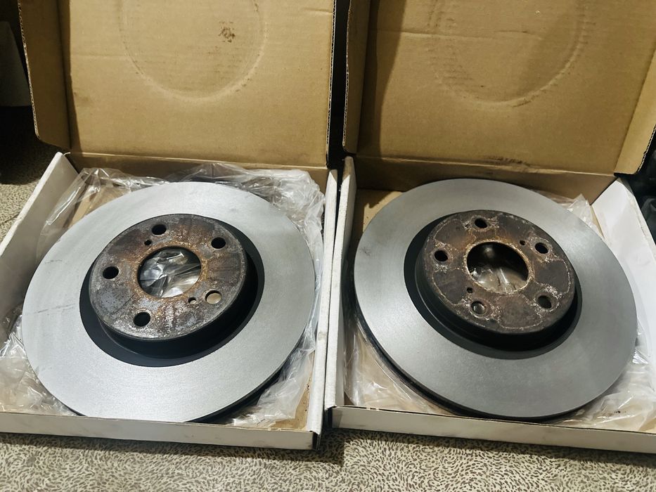 Передние тормозные диски Toyota Camry 50-55