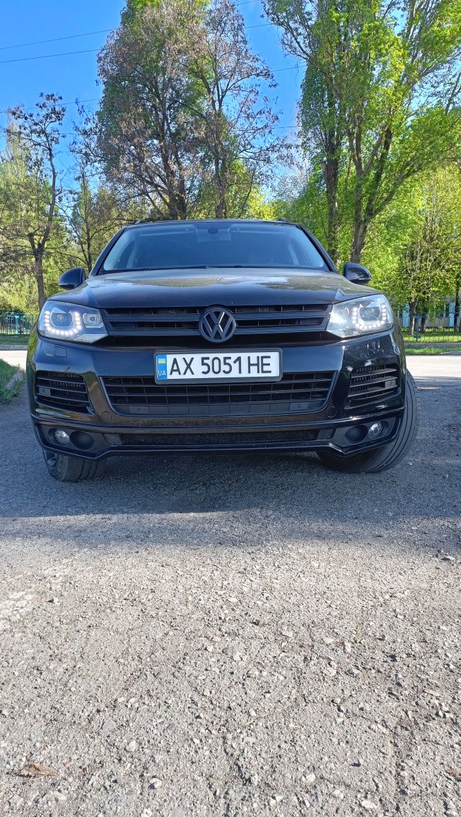 Продам VW Touareg 3.0 tdi. RLine .Официальный 2013г. Пневмо подвеска.