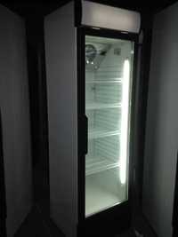 Холодильний шкаф. Холодильна шафа вітрина. Стан гарний