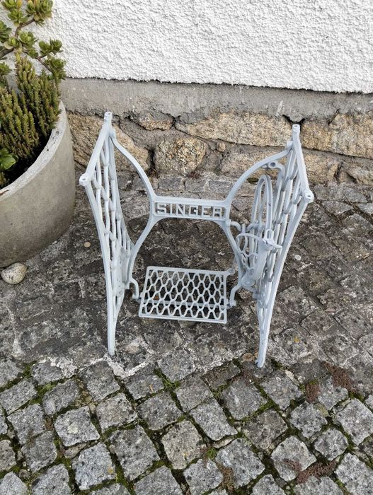 Pés de mesa de costura Singer