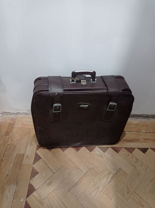 Mala antiga de viagem