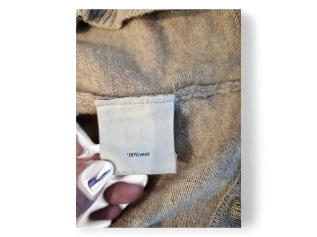 Sweter Tara r. L ciemny beż z falbaną