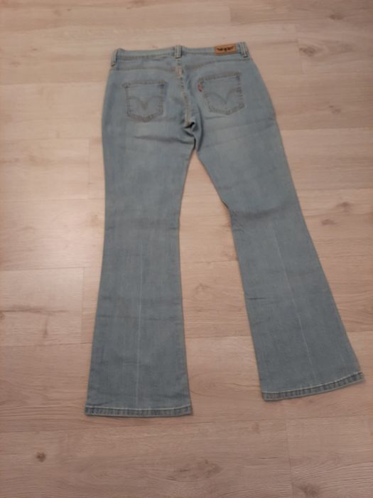 Damskie spodnie jeansy Levis  32×32
