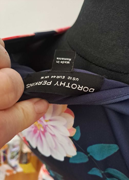 Sukienka rozkloszowana r 42-44