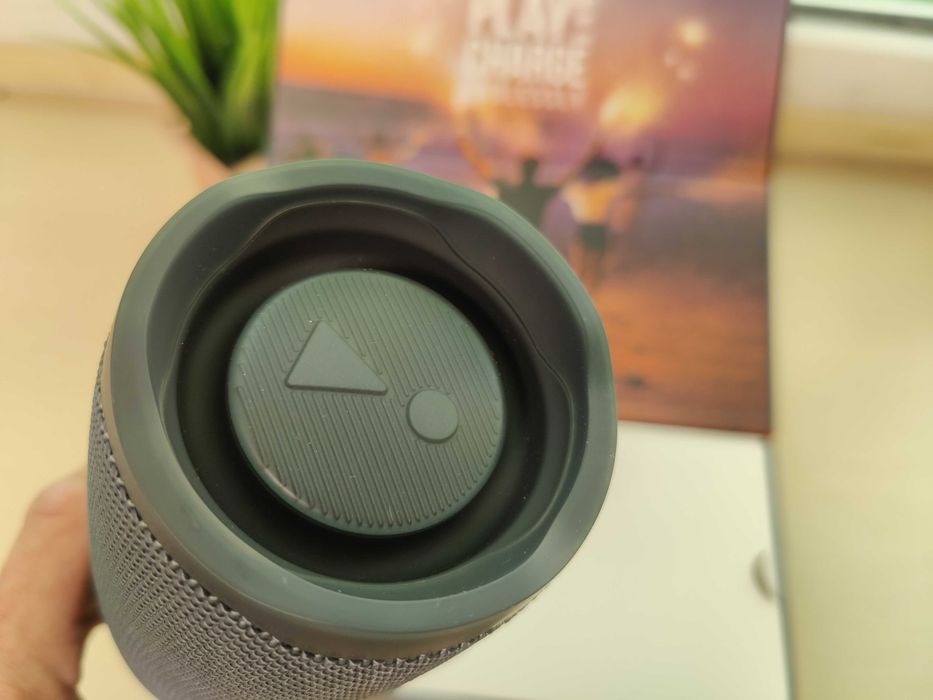 Портативная колонка JBL Charge Essential 2