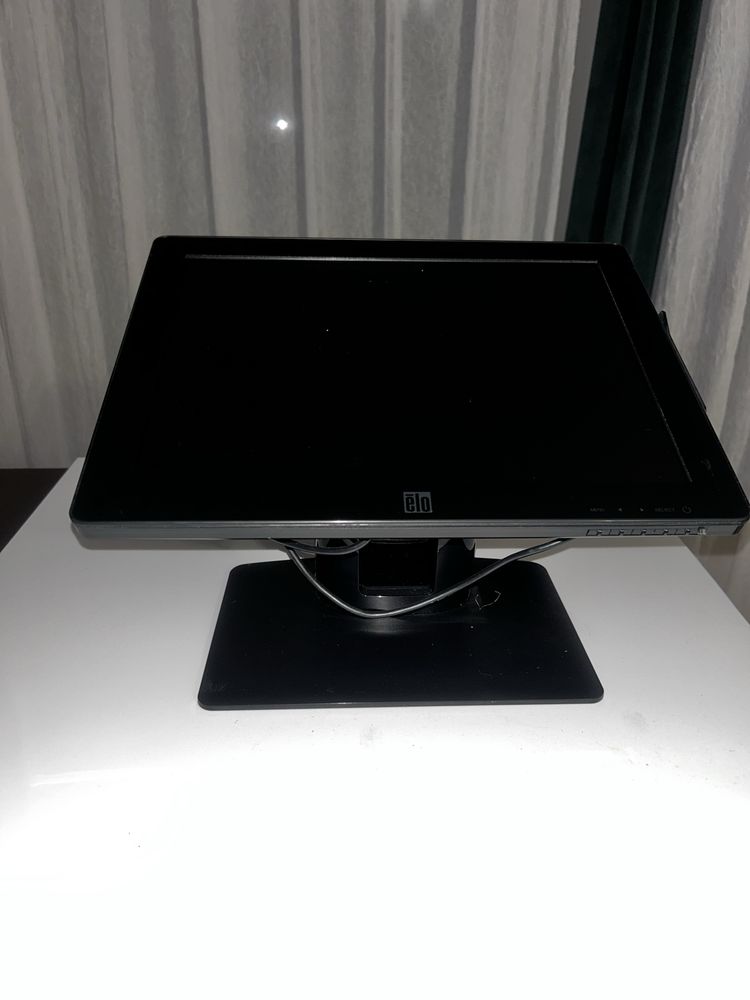 Monitor dotykowy ELO 1517L