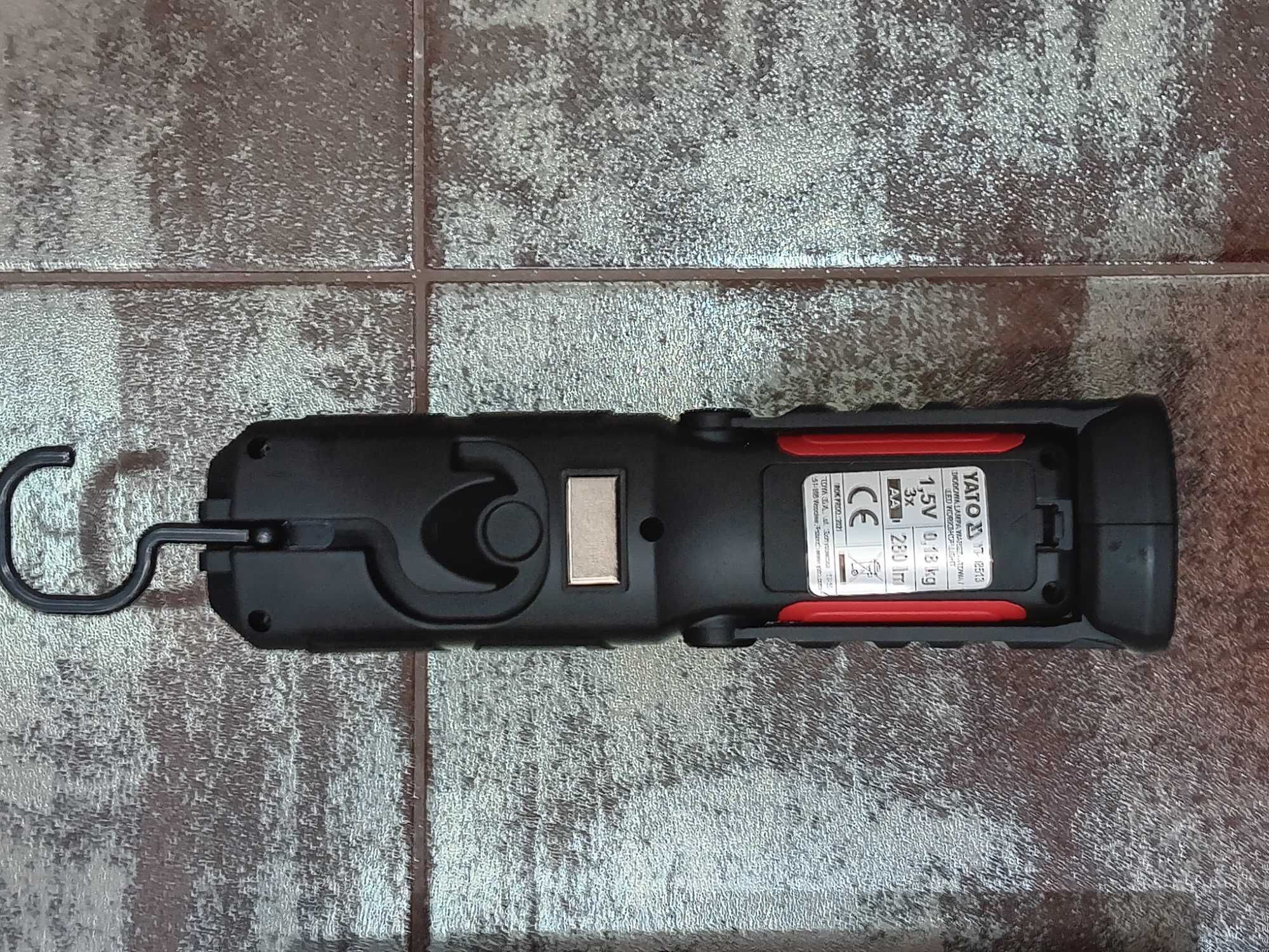 Yato diodowa lampa, latarka warsztatowa wyposażona w 8+1 diod LED