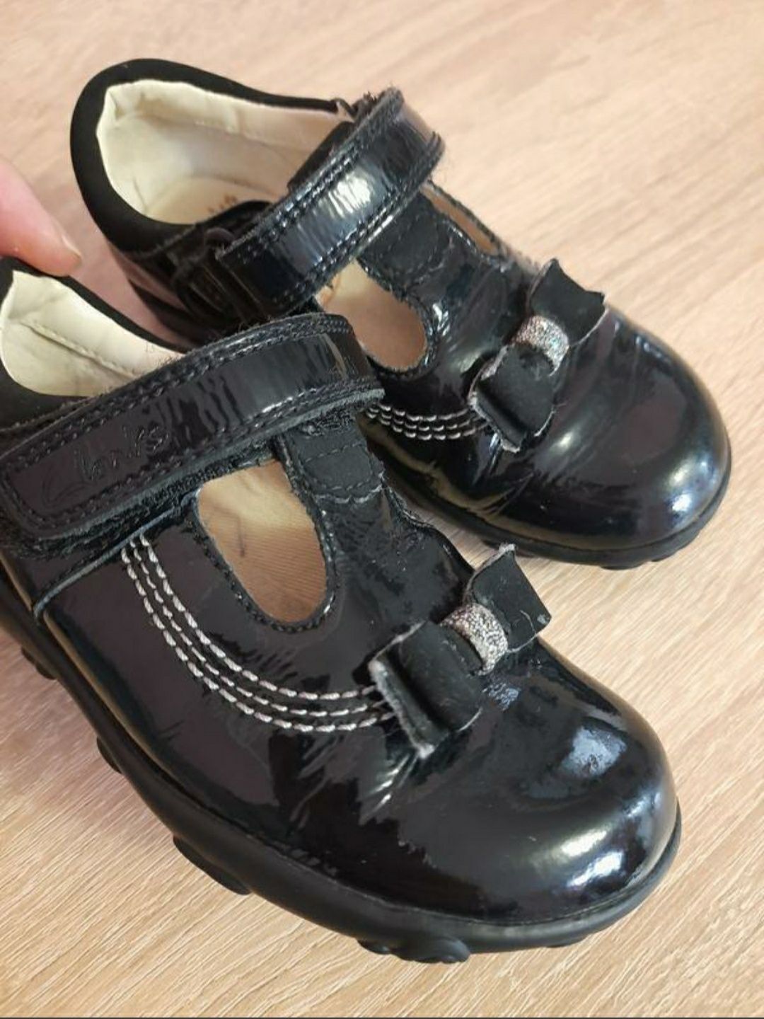 Шкіряні туфлі на дівчинку clarks, туфельки, розмір 21