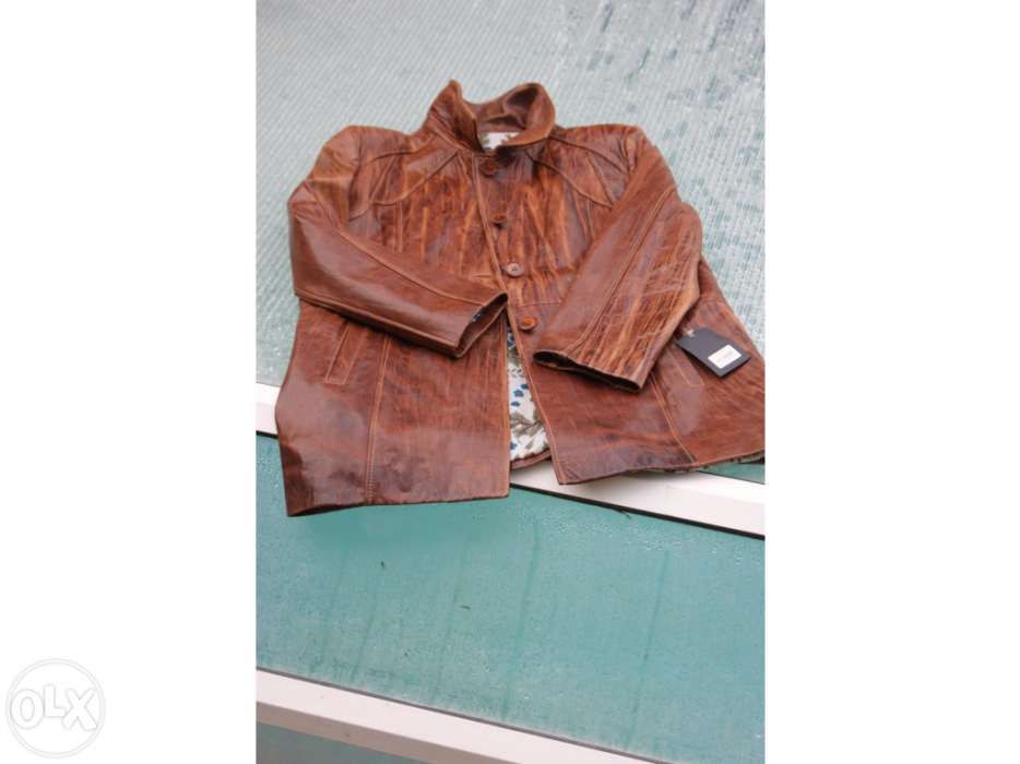 Casaco de mulher em pele genuina NOVO