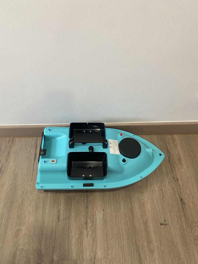 Barco com GPS para transporte de engodo/anzol bateria até 4h e 500 alc