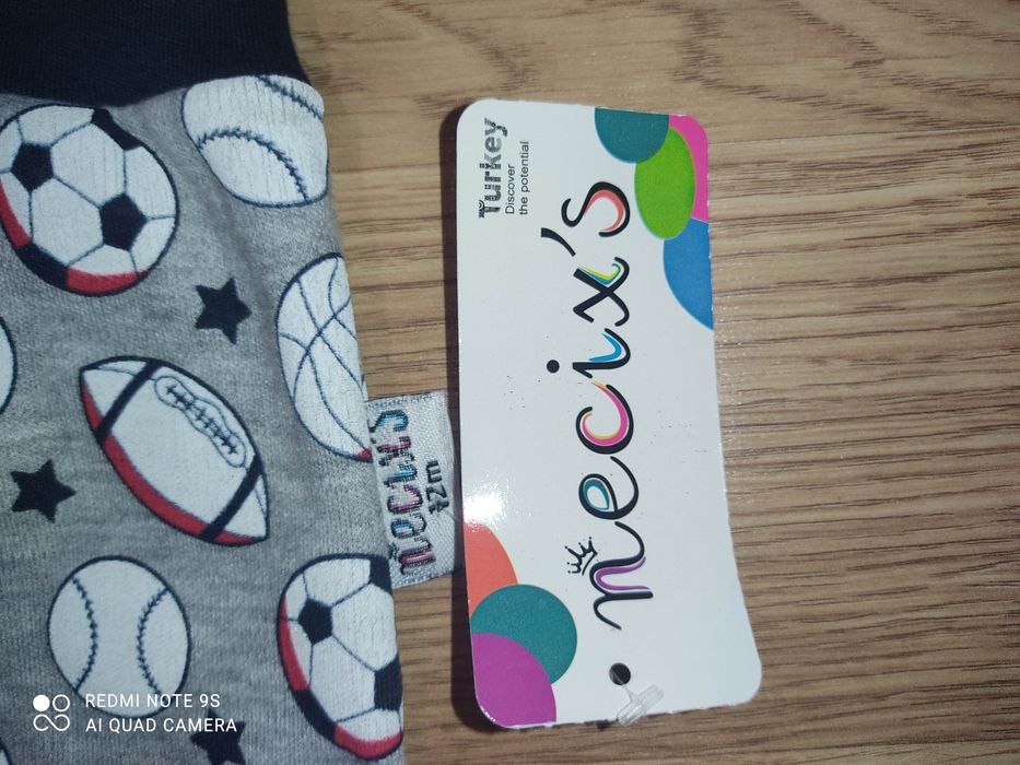 Szara zapinana cienka sportowa bluza z kapturem z kieszeniami 75-80 cm