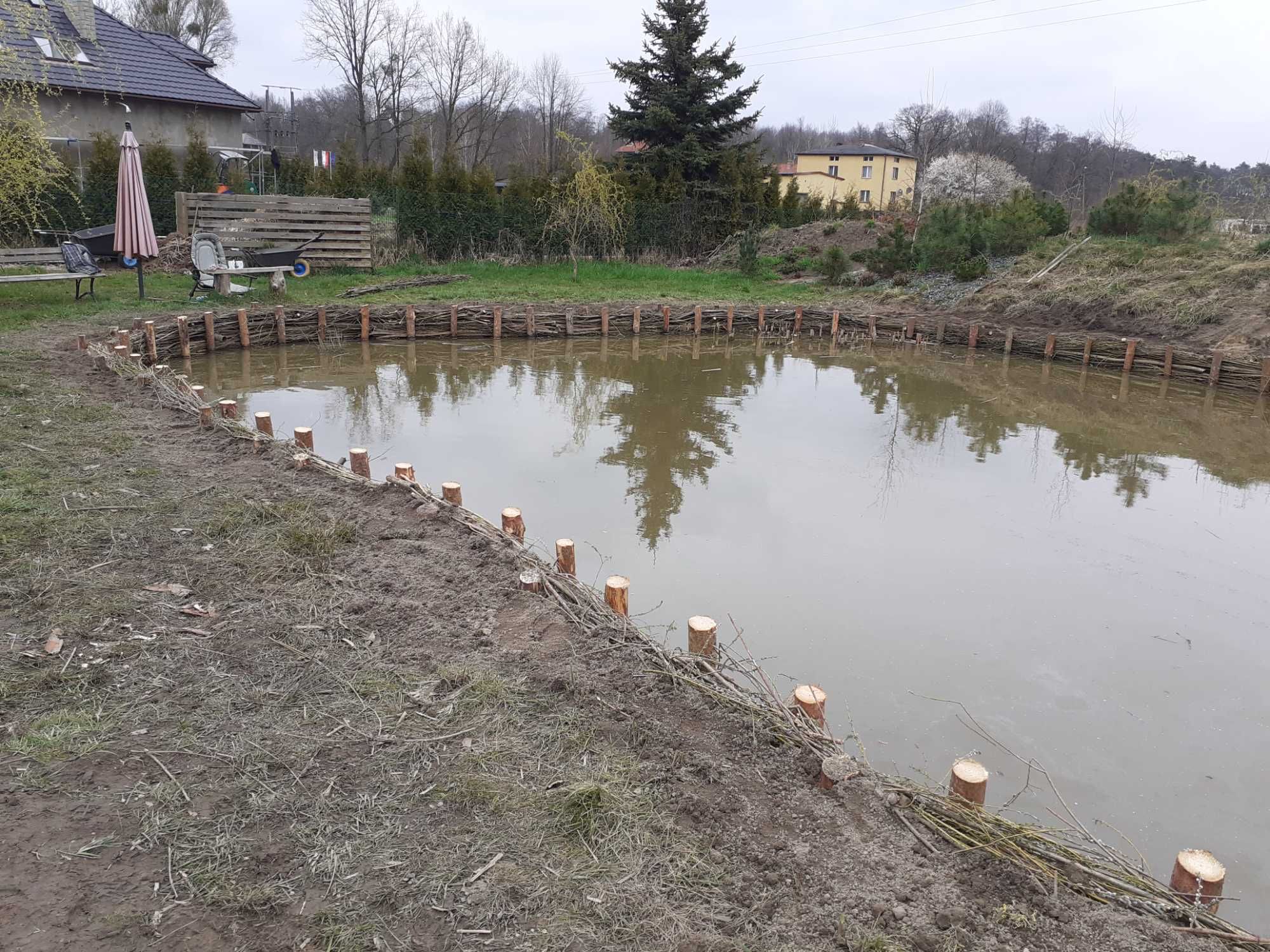 Budowa pomostów i kładek. Roboty w zakresie inż. wodnej i ochrony śr.