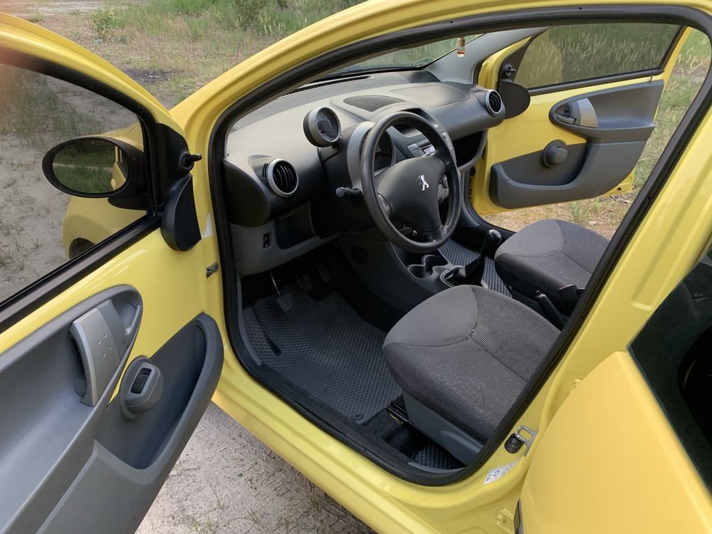 Peugeot 107  2005 рік