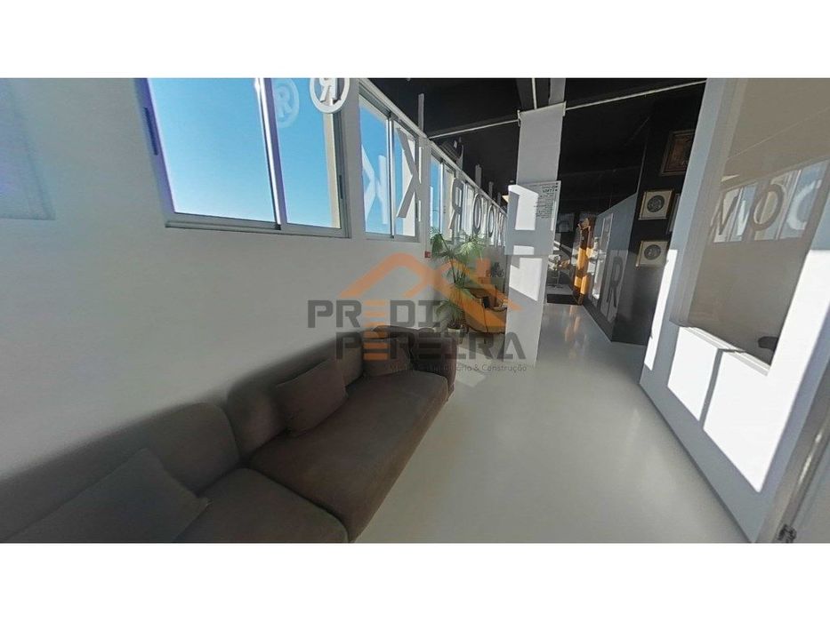 Escritório/gabinete para 4 pessoas em Marvila.