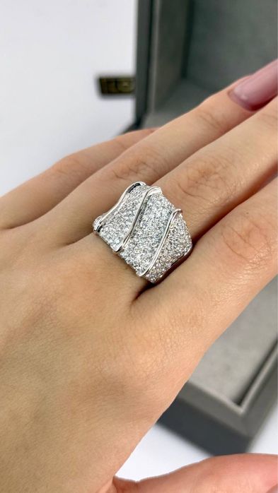 Каблучка з діамантами