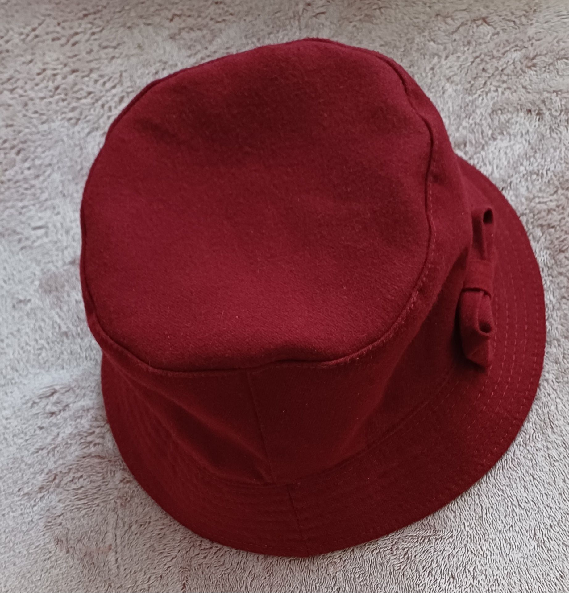 Kapelusz z kokardką bordowy M Reserved bucket hat