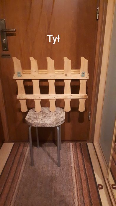 Wieszak drewniany lakierowany