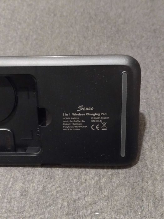 Ładowarka Indukcyjna Seneo PA202A 3w1 dla iPhone, Apple Watch, AirPods