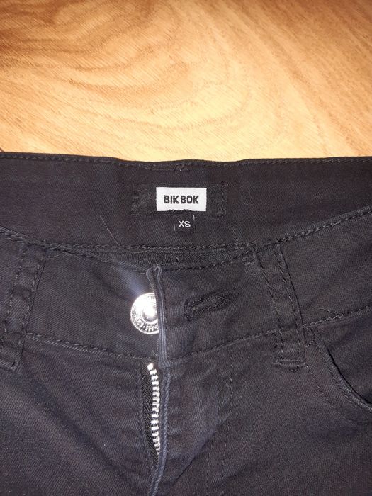 Czarne spodnie xs, niski stan