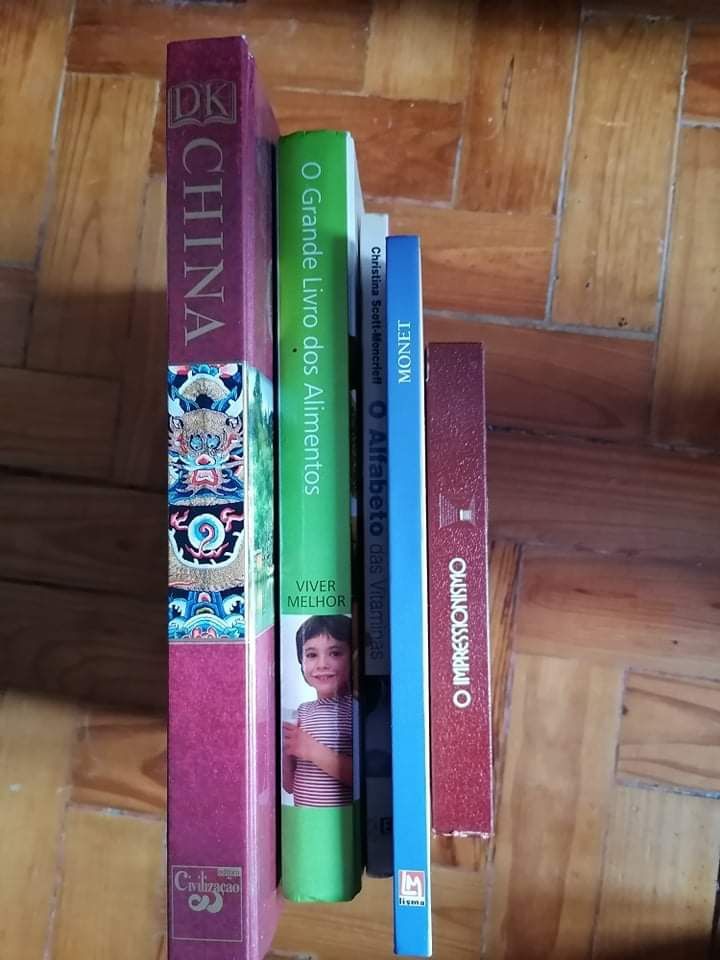 Livros de capa dura.