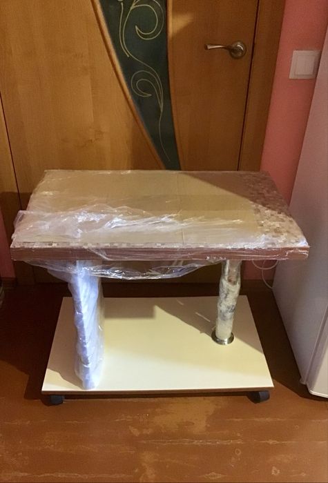 Стіл на колесах журнальний