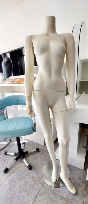 Campanha Manequins, bustos, expositores, balcões lojas