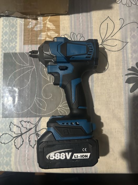 Гайковерт абсолютно новий