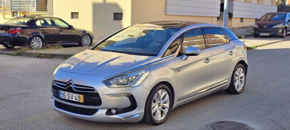 Ds5 hybrido negociavel (tambem posso trocar por mota)