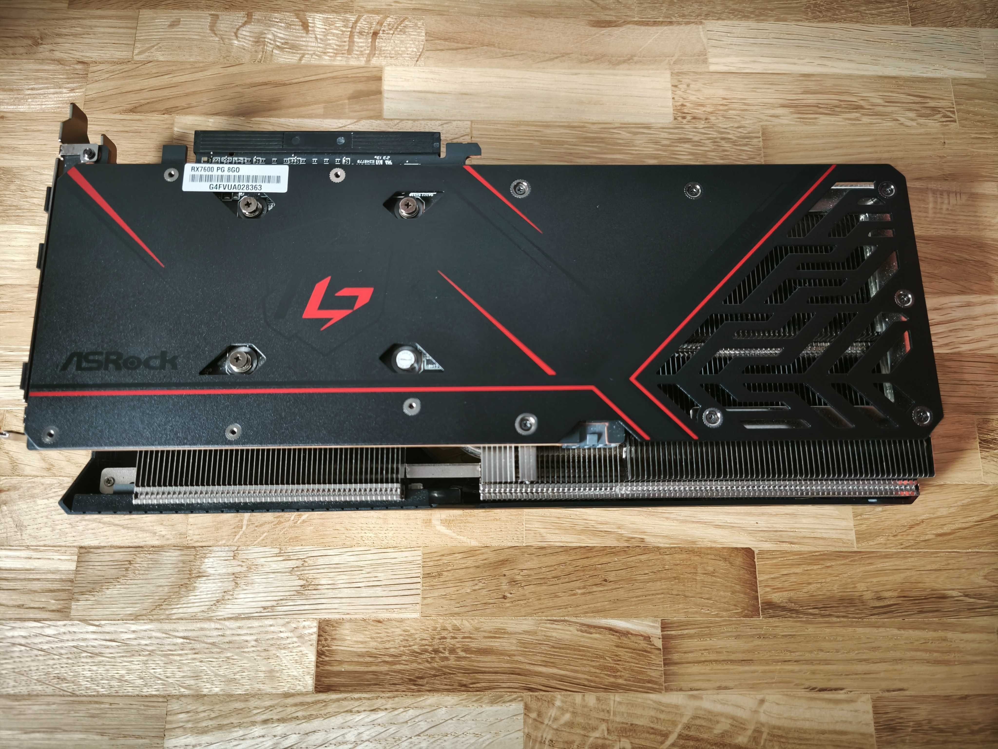 AMD Radeon RX7600 8GB