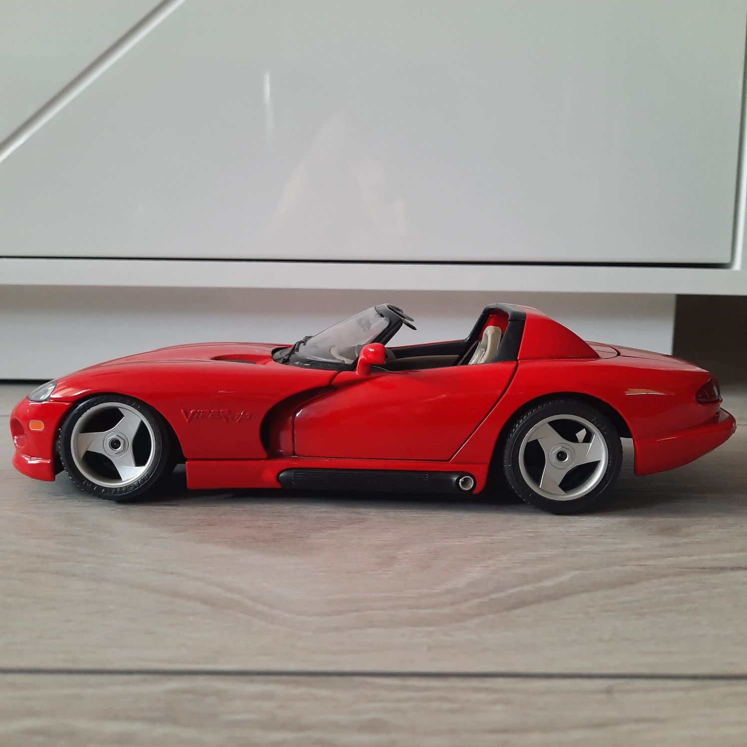 Auto Samochód Kolekcjonerski Dodge Viper RT/10 Bburago 1:18