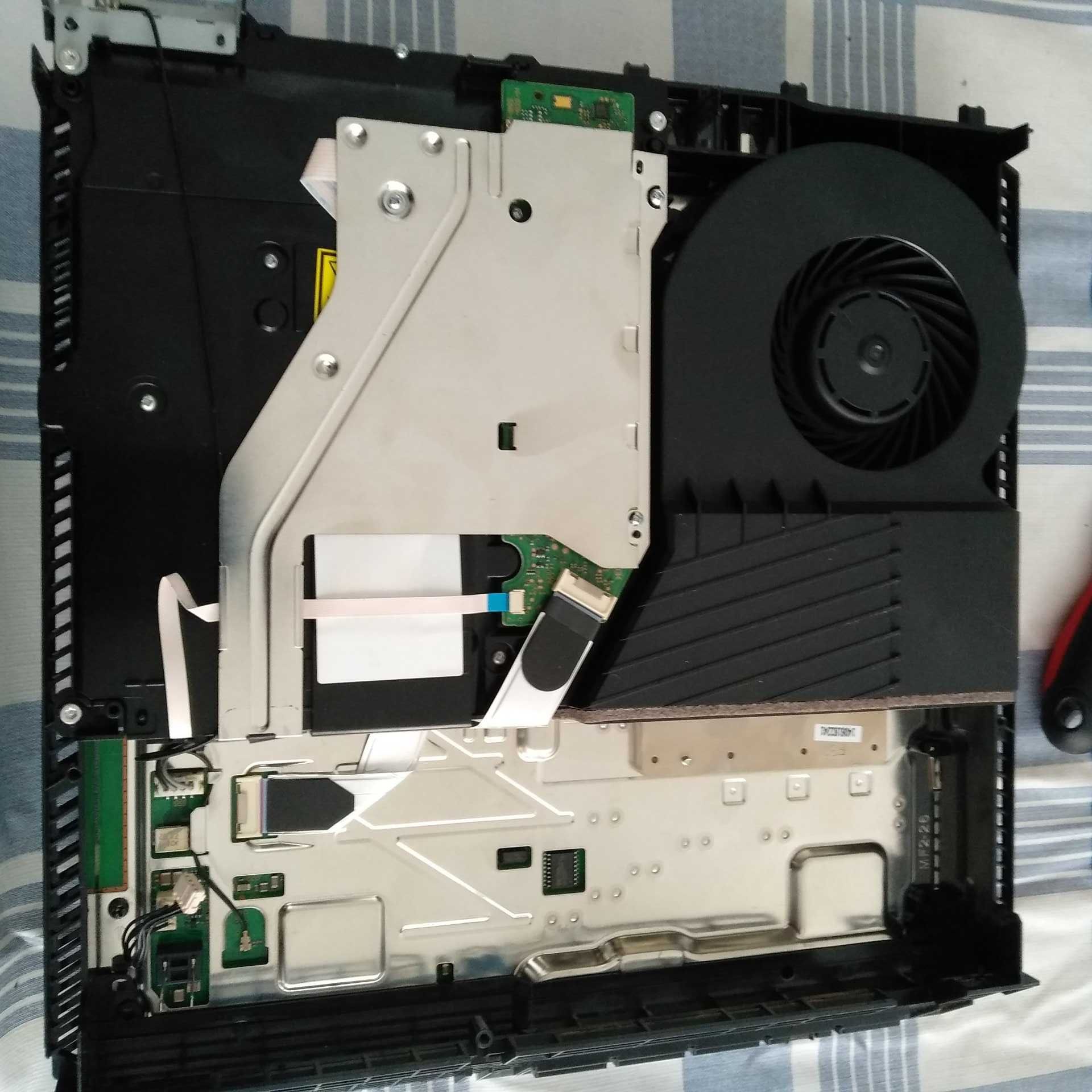 Manutenção Configuração e Reparação de Computadores e Consolas PS4/PS5