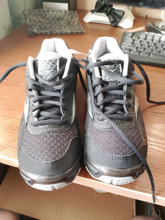 Кроссовки Mizuno (нові)
