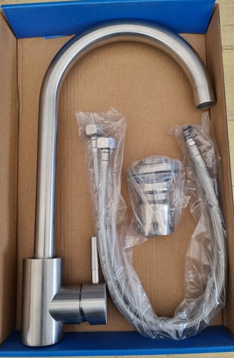 Новий змішувач для кухні зі шлангами 40 см в комплекте