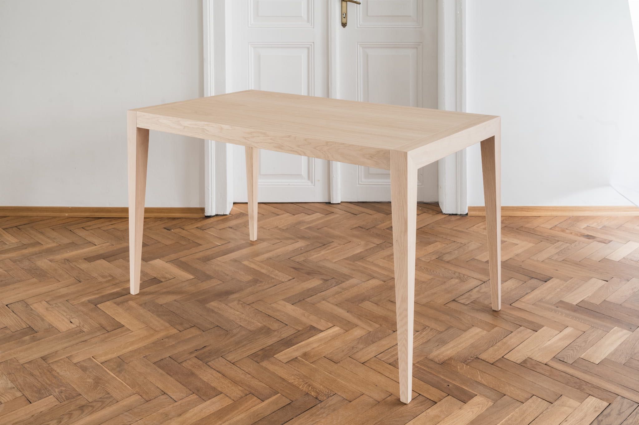 Stół drewniany mid-century modern duński styl