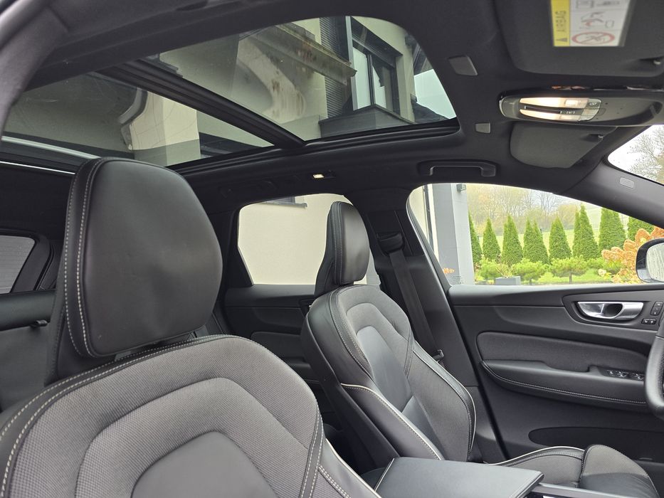 Volvo XC 60 B4 AWD 2024R R-DESIGN DARK PLUS kamera asystent Z NIEMIEC