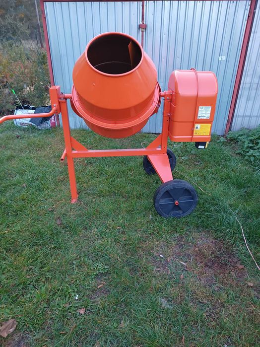Betoniarka 145 l zasypowej na 230/v-wynajem