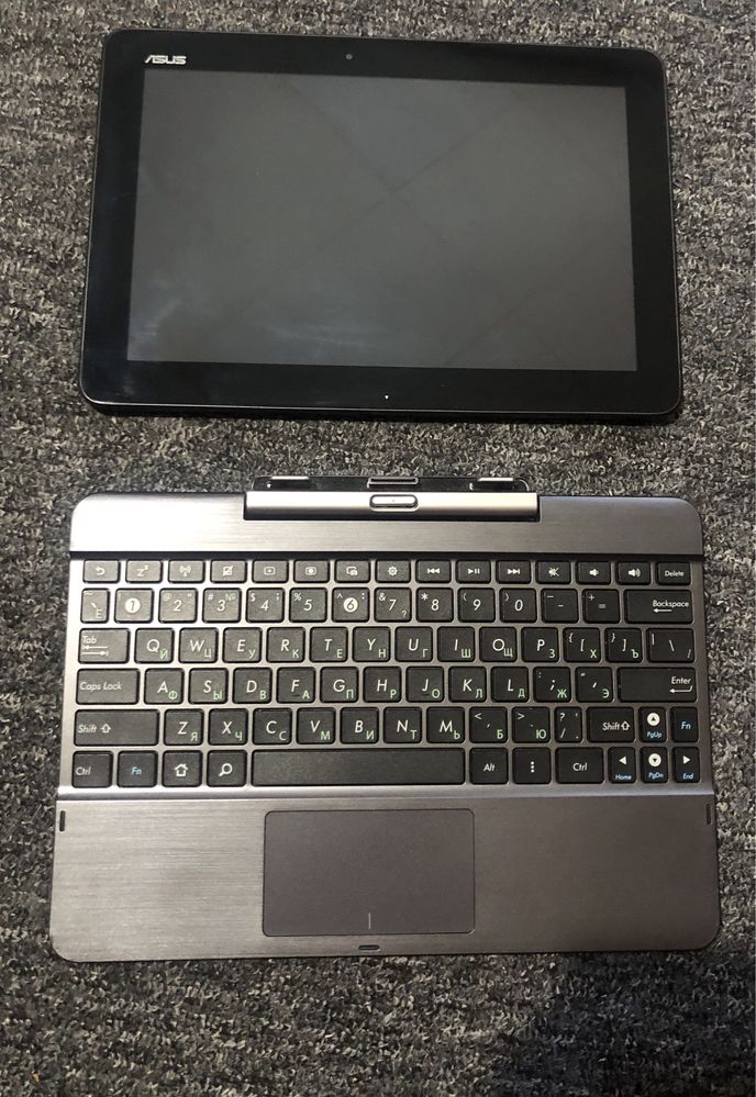 Планшет-трансформер Asus з клавіатурою (під розбір)