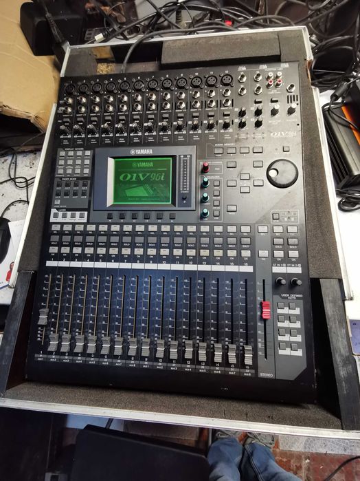 Mesa Mistura Yamanha 01V96I